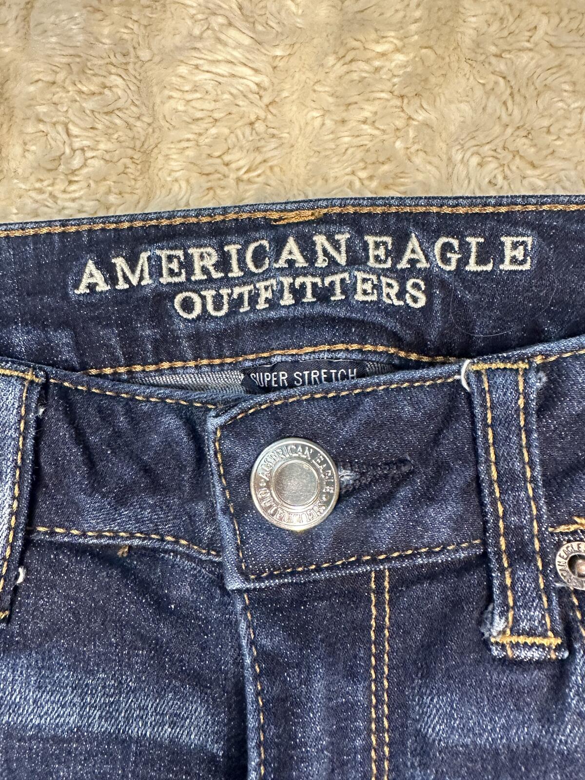 American Eagle Skinny Kick denim jeans Size 4 Short dark wash mini flare