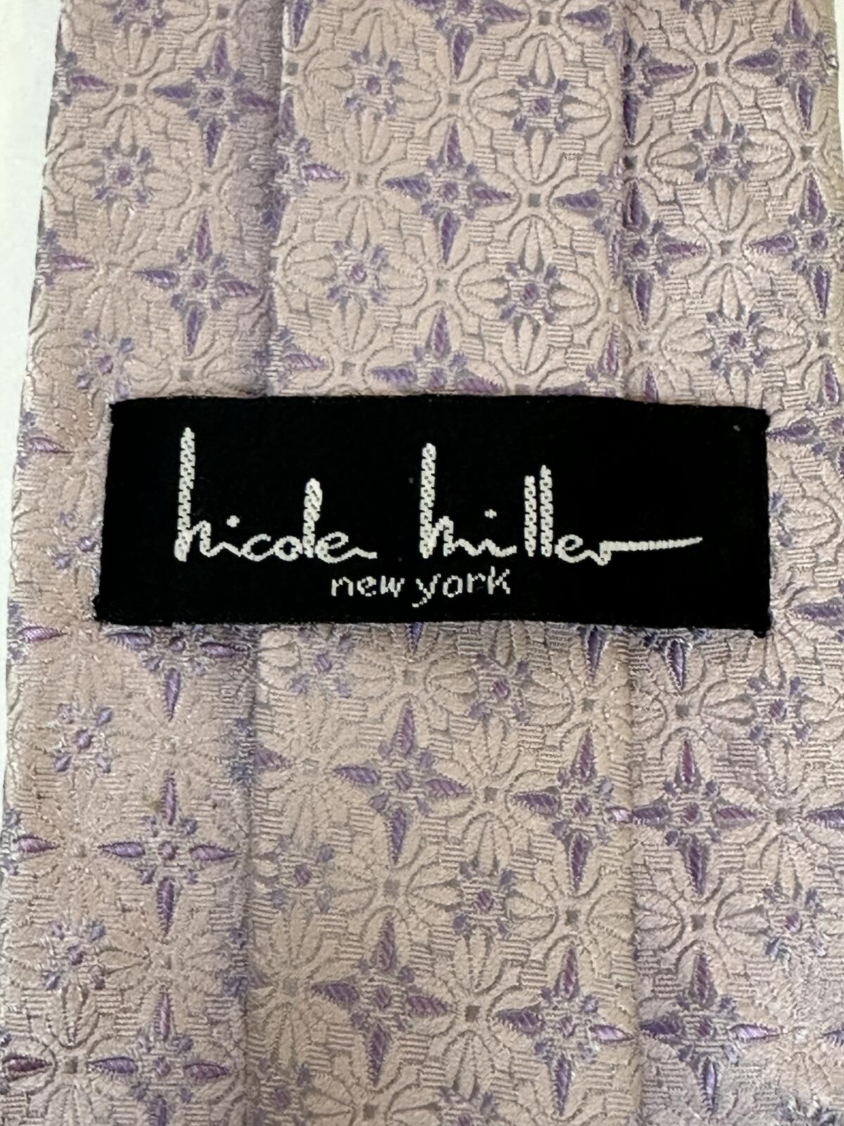 Nicole Miller 100% silk tie lavender geometric medallion classic quiet luxury