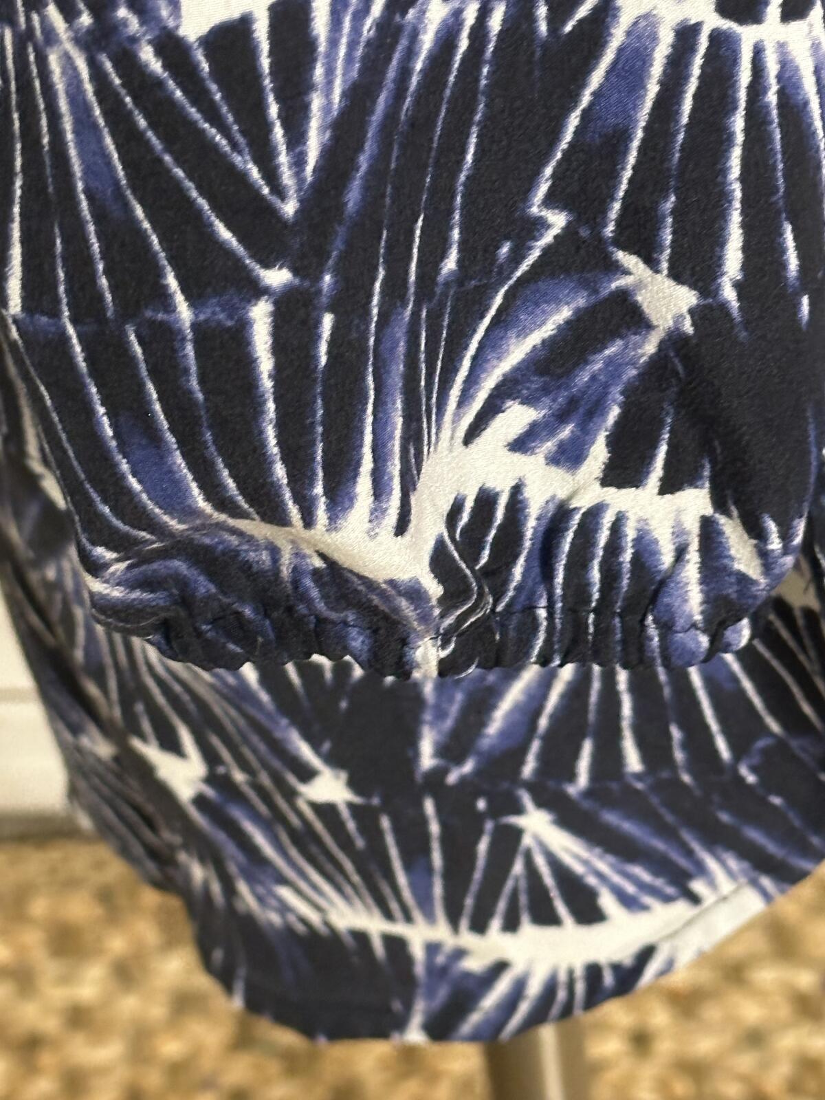 Cynthia Rowley 100% silk peasant blouse Size XS navy white tie-dye 3/4 sleeves