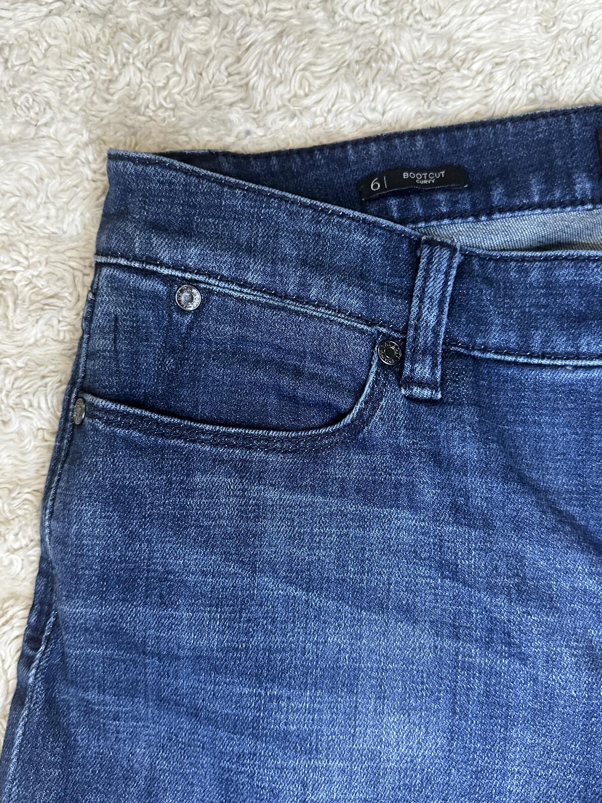 Talbots Flawless Five Pocket bootcut curvy medium wash denim jeans Size 6