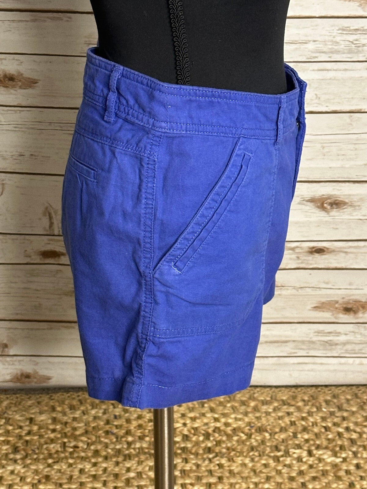 Calvin Klein Jean blue linen cotton utility shorts Size 6 coastal resortwear