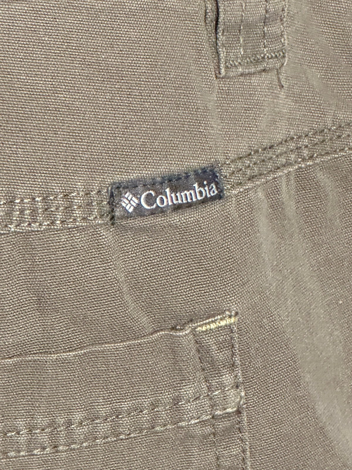 Columbia Omni-Shield khaki-grey cotton utility cargo shorts Size 40 gorpcore