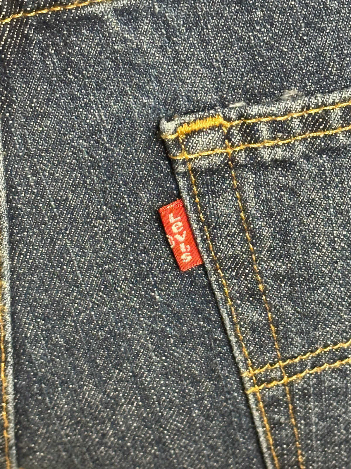 Levi's 505 medium stonewash bermuda denim jean shorts/jorts Size 34 normcore