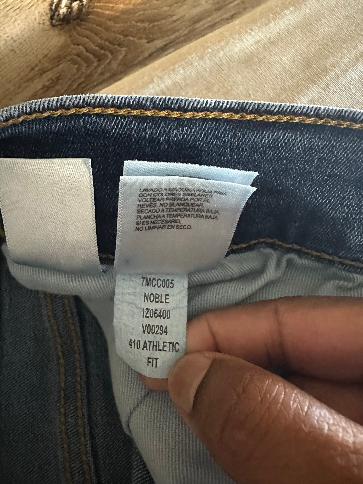 Lucky Brand 410 Athletic Straight medium-dark wash mid-rise denim jeans 40x32