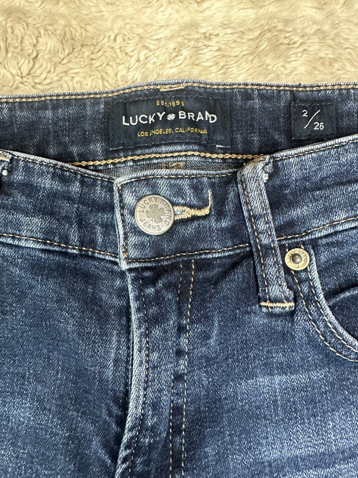 Lucky Brand Sweet Boot dark wash mid-rise bootcut stretch denim jeans Size 2/26