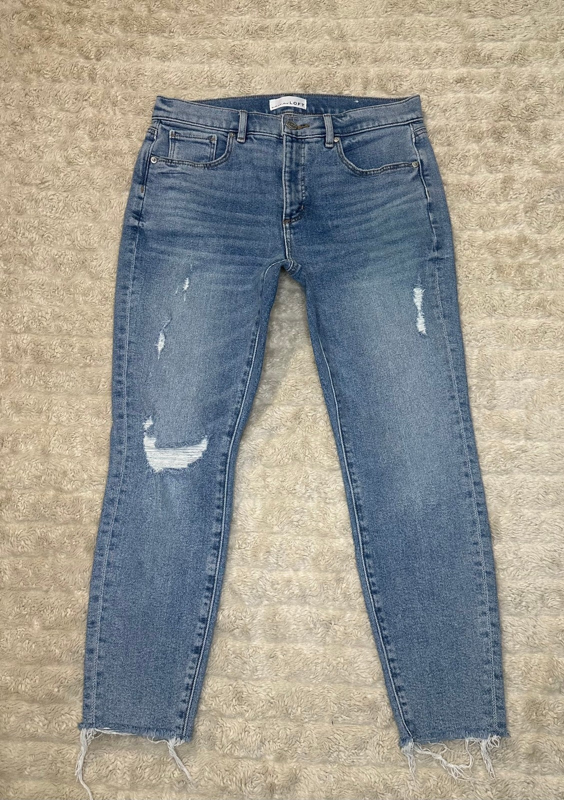 Made & Loved LOFT light wash distressed raw hem skinny stretch denim jeans 8/29