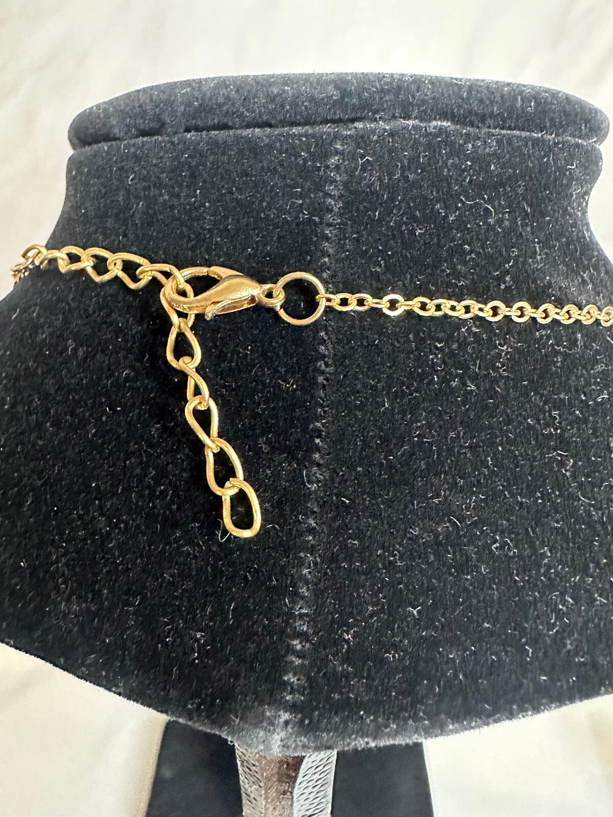 Vintage-style gold-tone champagne rhinestone teardrop earring and pendant set