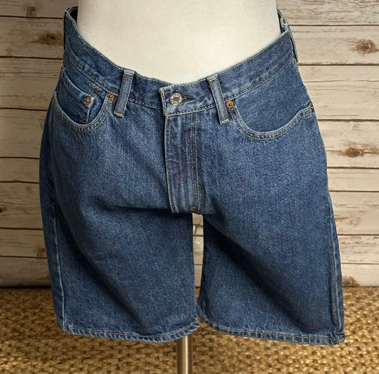 Levi's 505 medium stonewash bermuda denim jean shorts/jorts Size 34 normcore