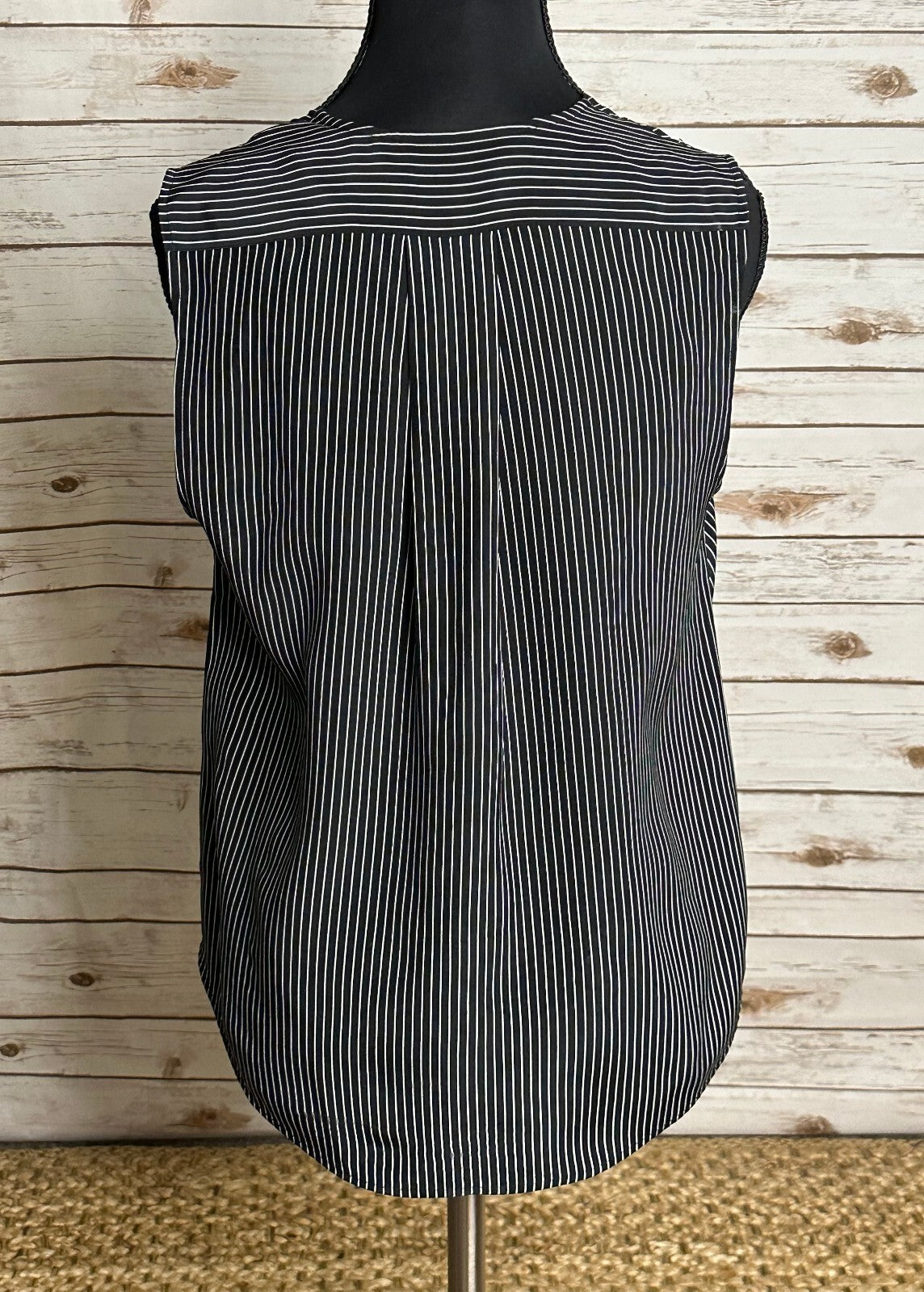 rag & bone black white pinstriped wrap V-neck sleeveless 100% silk blouse XS