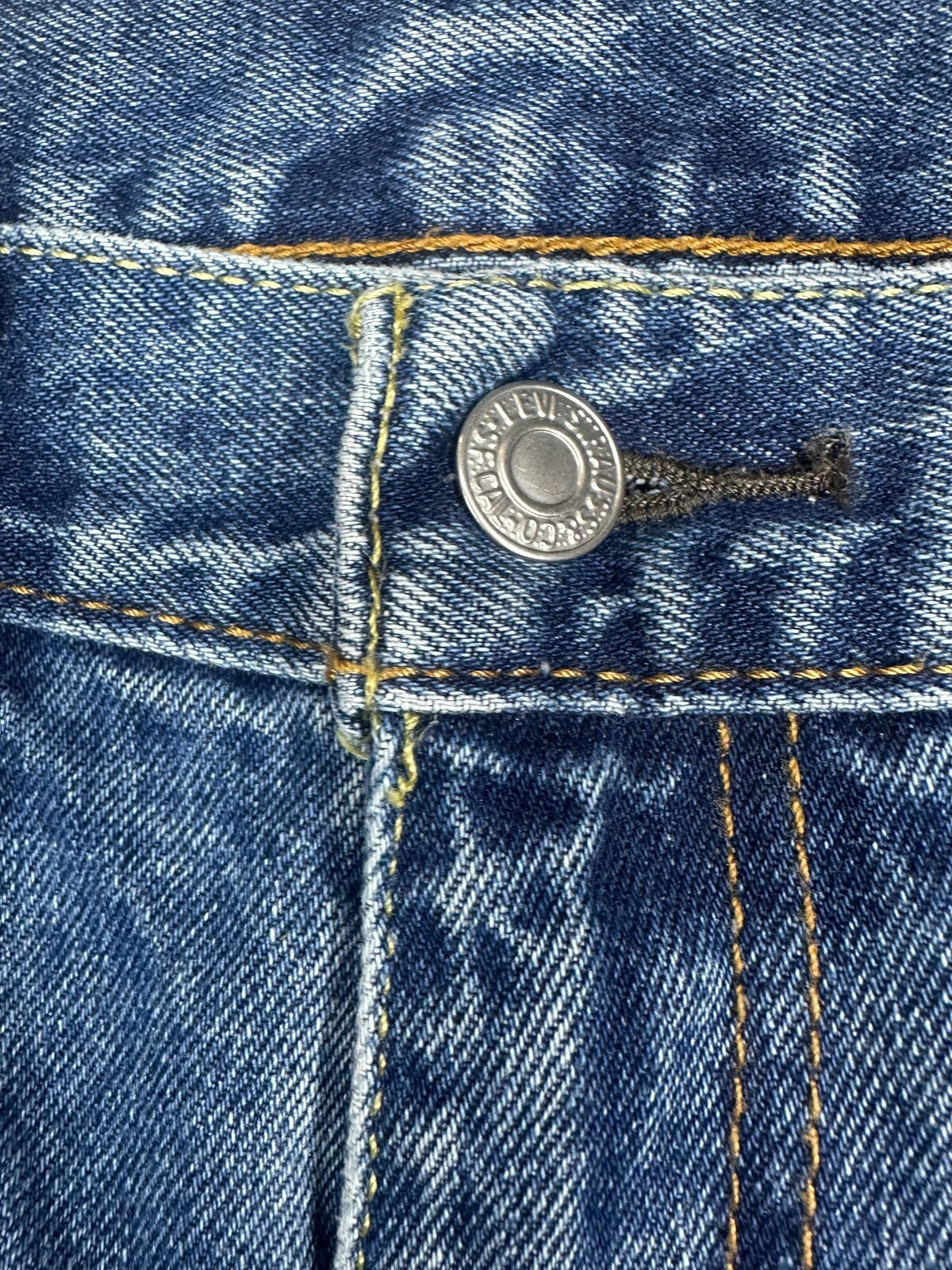 Levi's 505 Regular Fit medium wash straight leg denim jeans 36x32 classic