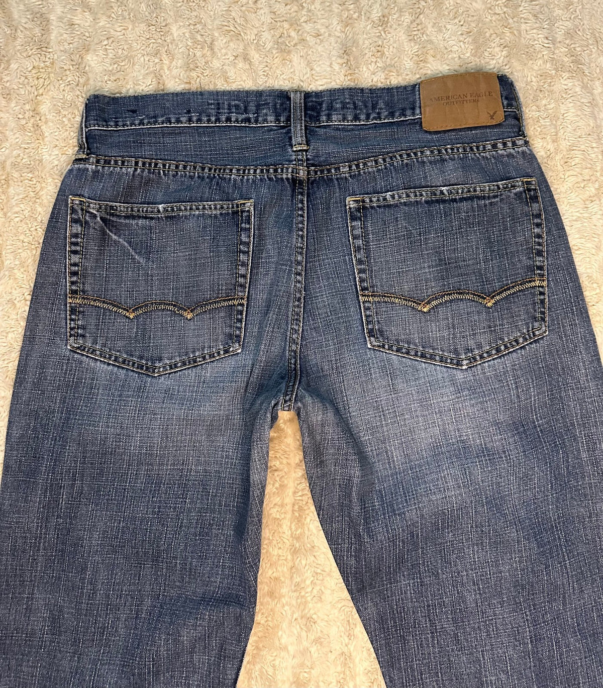 American Eagle Relaxed medium wash mid-rise denim jeans 34x34 90s Y2K Western