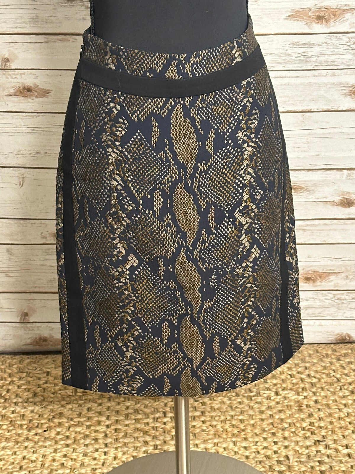 Diane von Furstenburg Marta black tan snakeskin pencil skirt Size 4 office siren