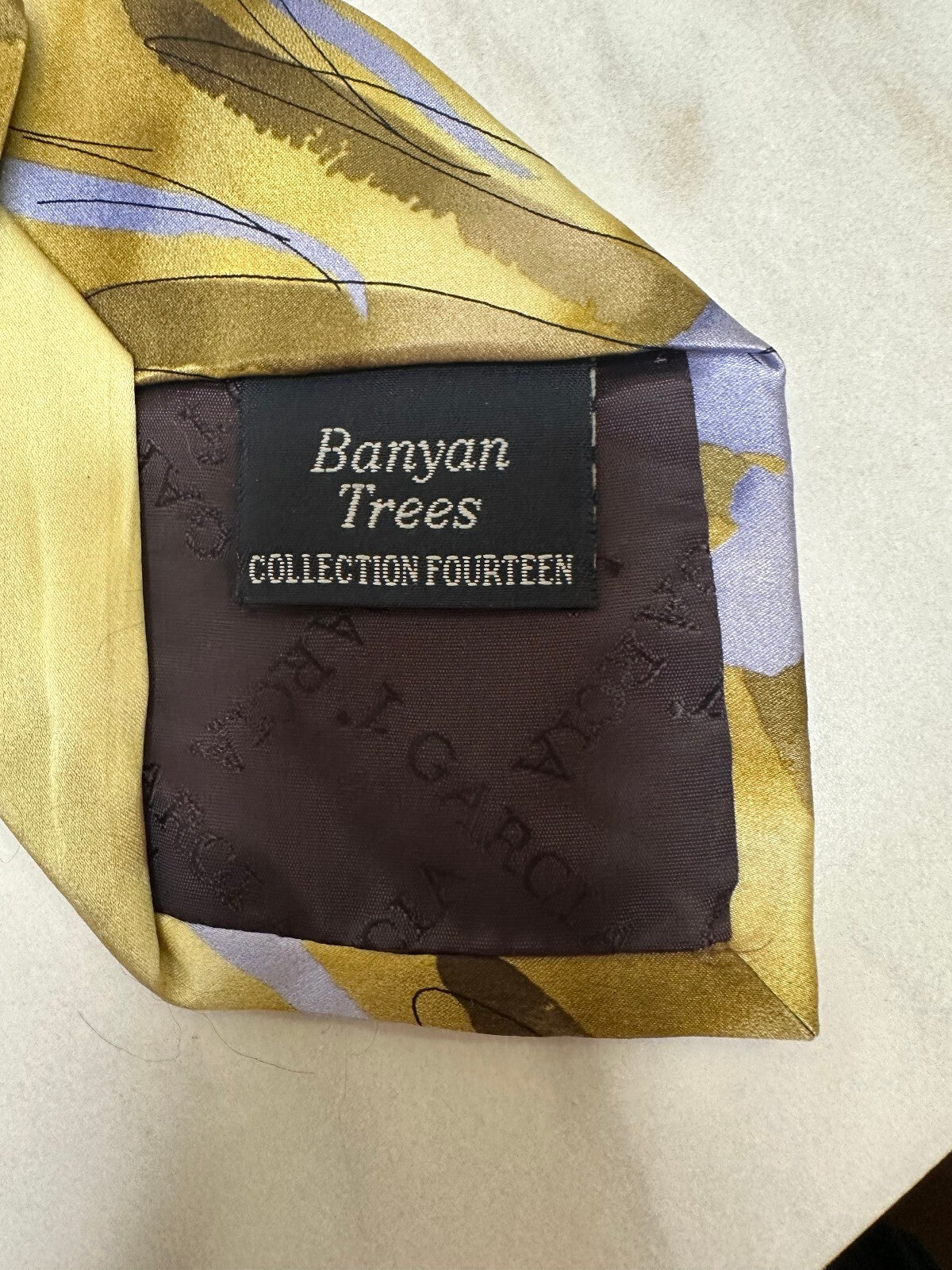 Vintage J. Garcia Banyan Tree Collection 14 gold abstract 100% silk necktie