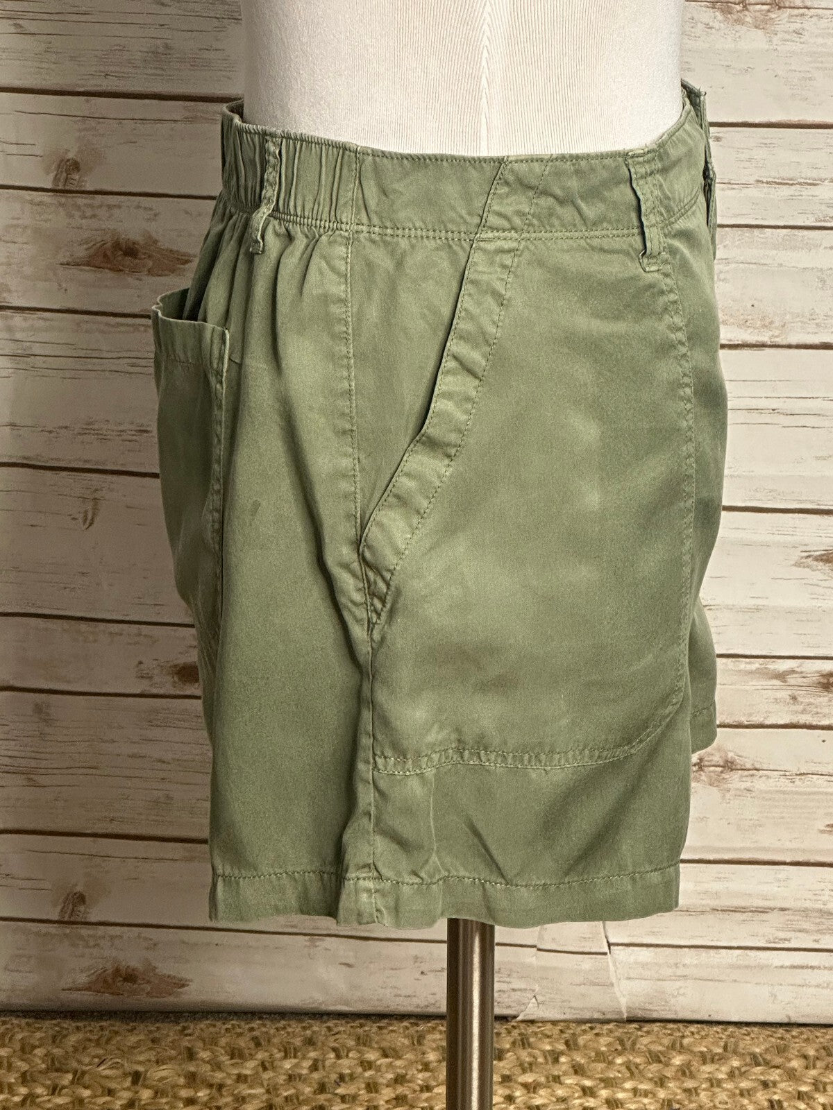 Social Standard by sanctuary olive green utility shorts XL casual sustainable