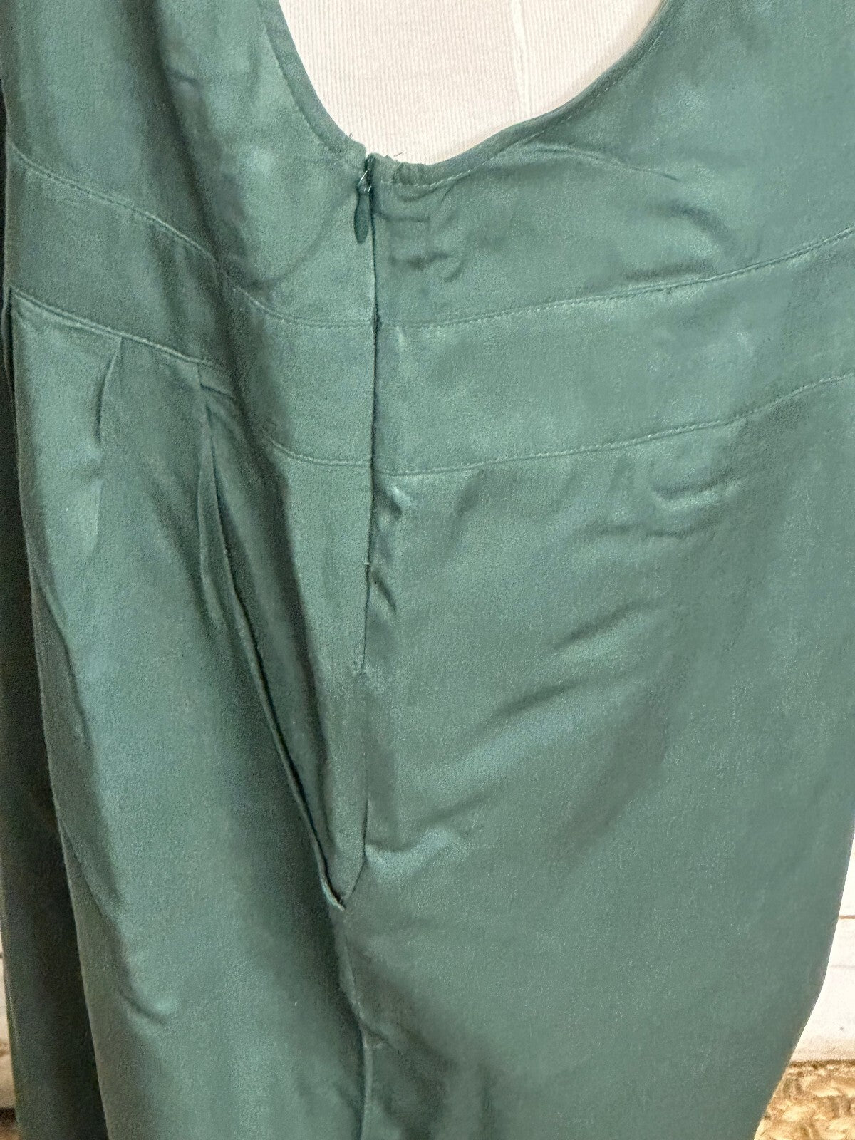 BB Dakota green sleeveless scoop neck tapered leg jumpsuit Size 10 minimalist