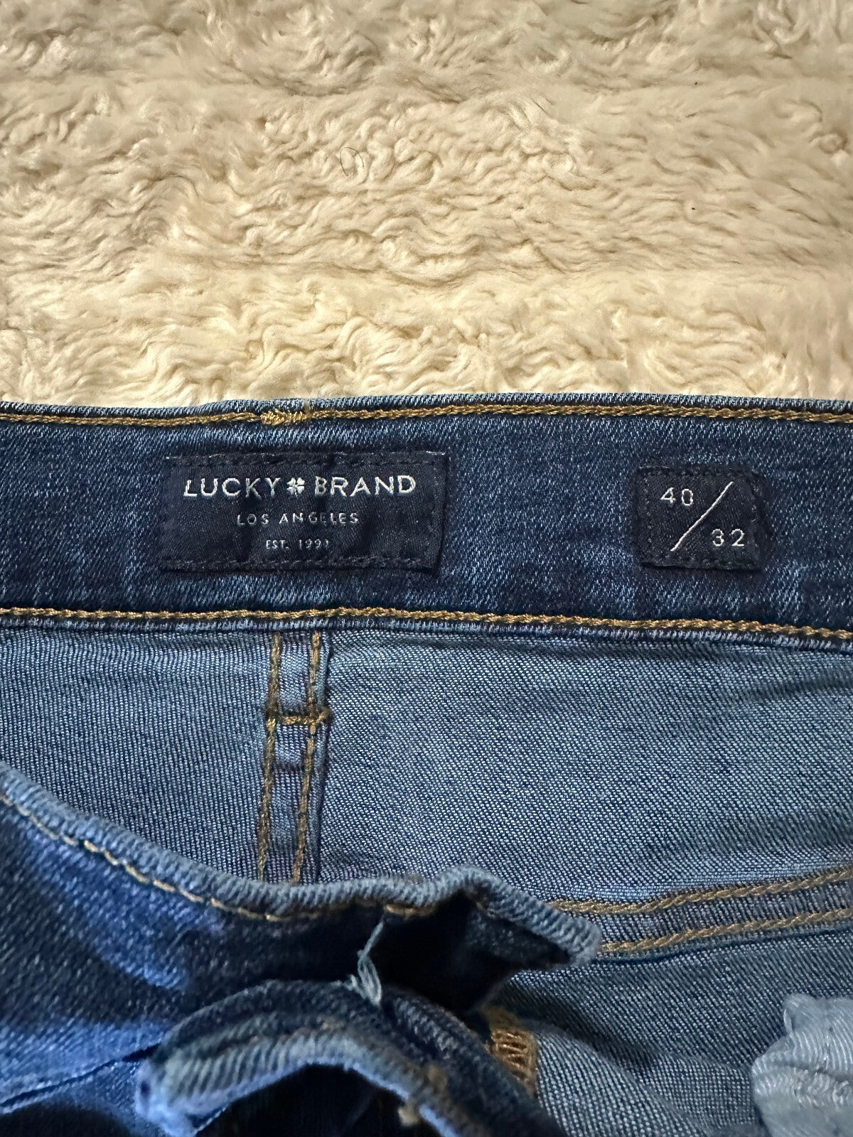 Lucky Brand 410 Athletic Straight medium-dark wash mid-rise denim jeans 40x32