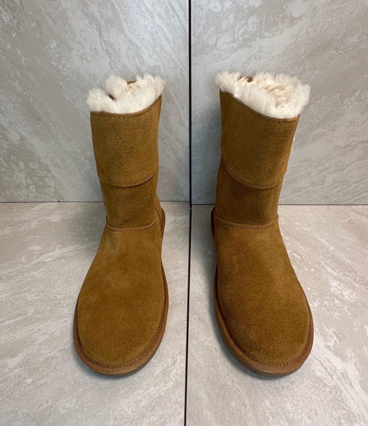 Koolaburra by UGG chestnut suede Aribel short boots Youth 5/Women 7