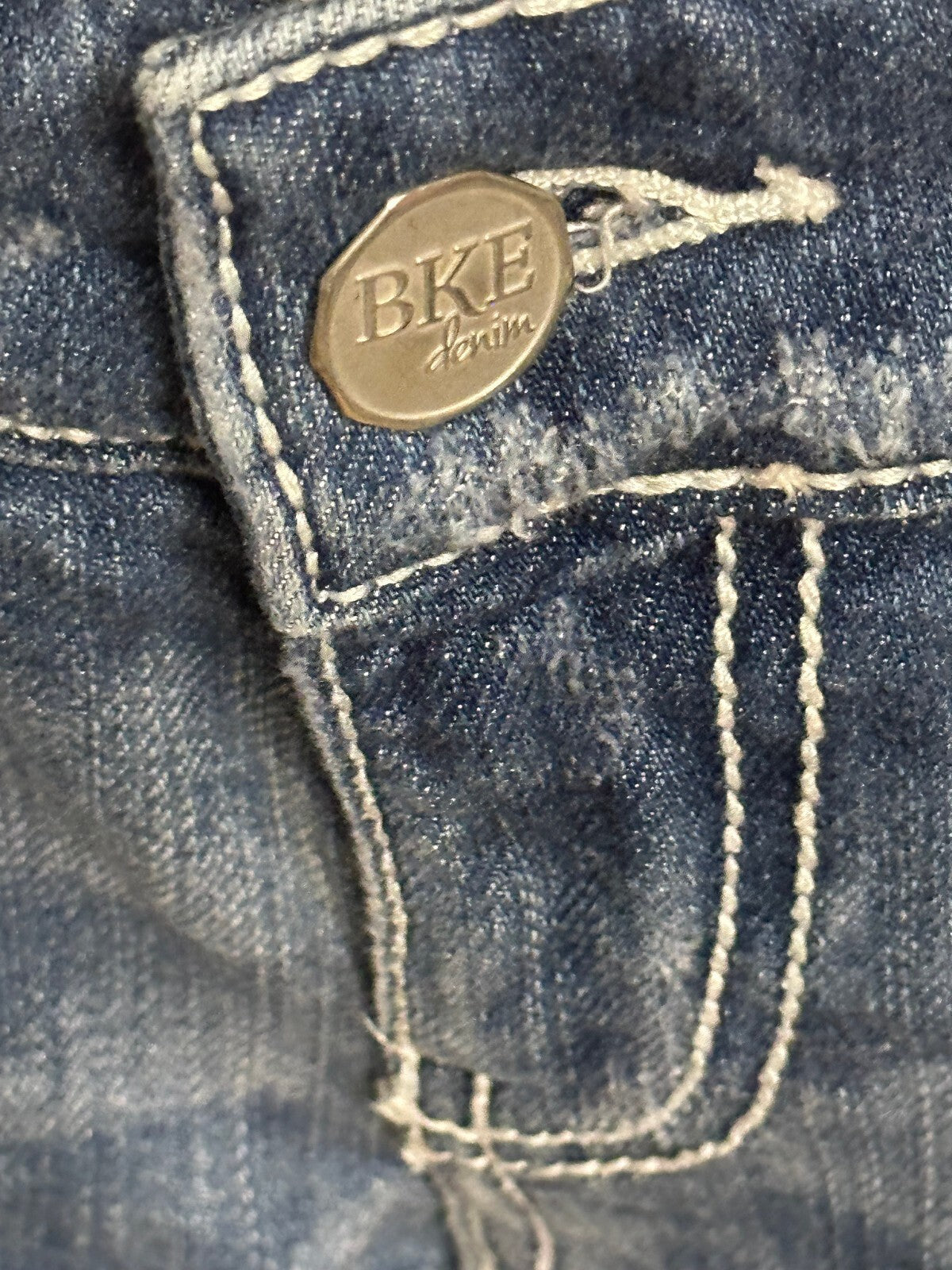 BKE Sabrina medium wash low-rise distressed stretch denim shorts Size 26 Y2K