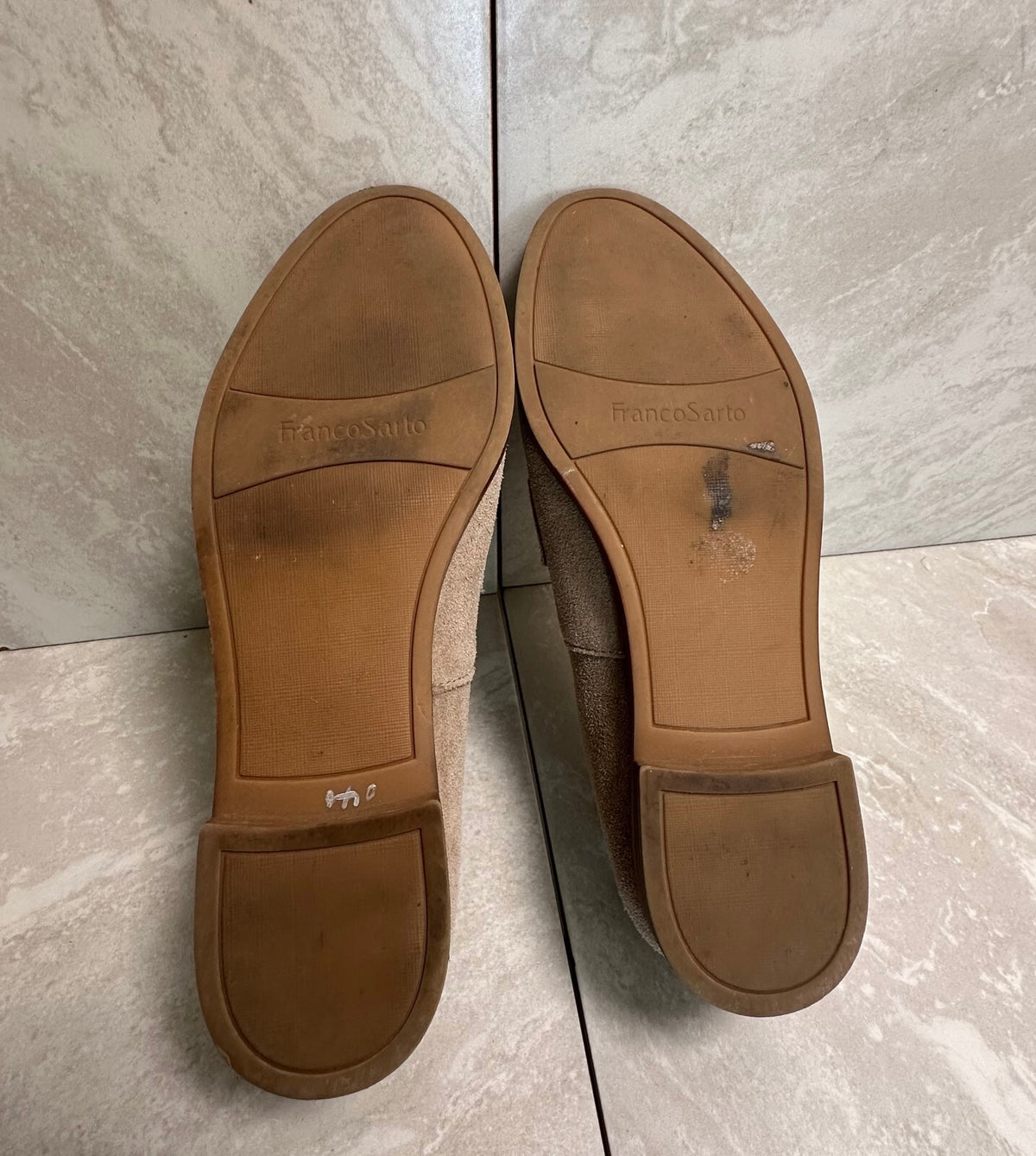 Franco Sarto taupe tasseled kiltie fringe suede loafers 8.5 preppy old money