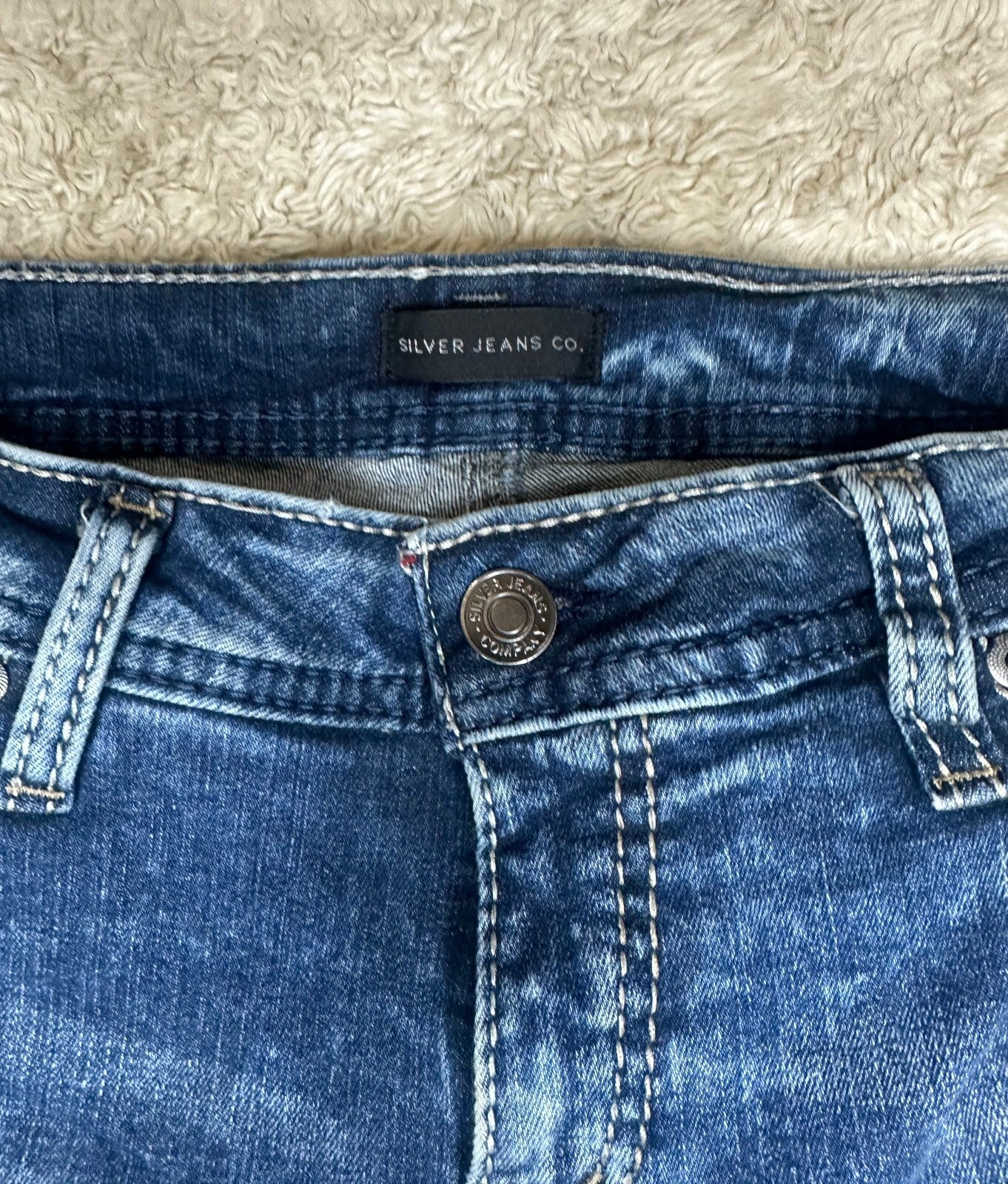 Silver Jeans Co Girlfriend medium wash distressed stretch denim jeans 29x29