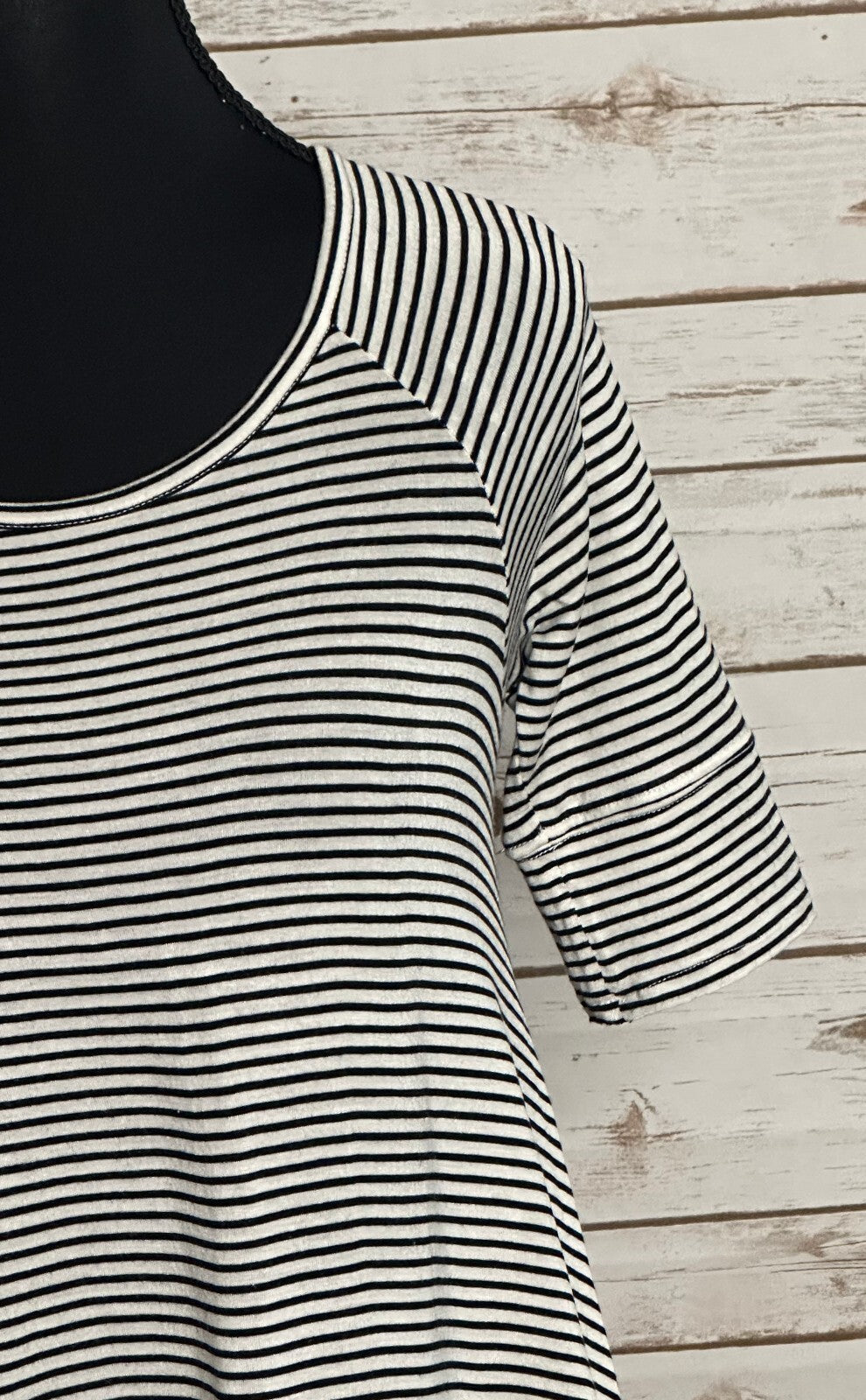 Roxy black white striped scoop neck short sleeve swing dress Size XS coastal