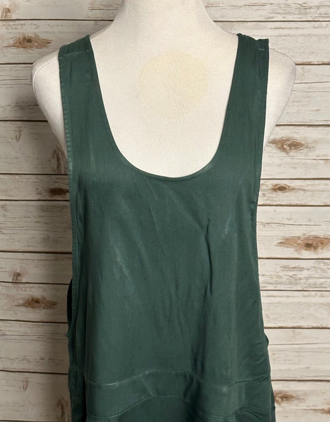 BB Dakota green sleeveless scoop neck tapered leg jumpsuit Size 10 minimalist