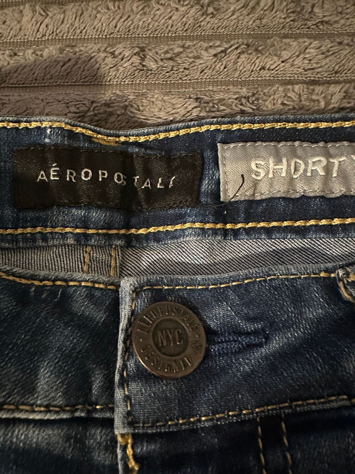 Aeropostale Shorty medium wash distressed rolled cuffs denim jean shorts Size 2 Y2K