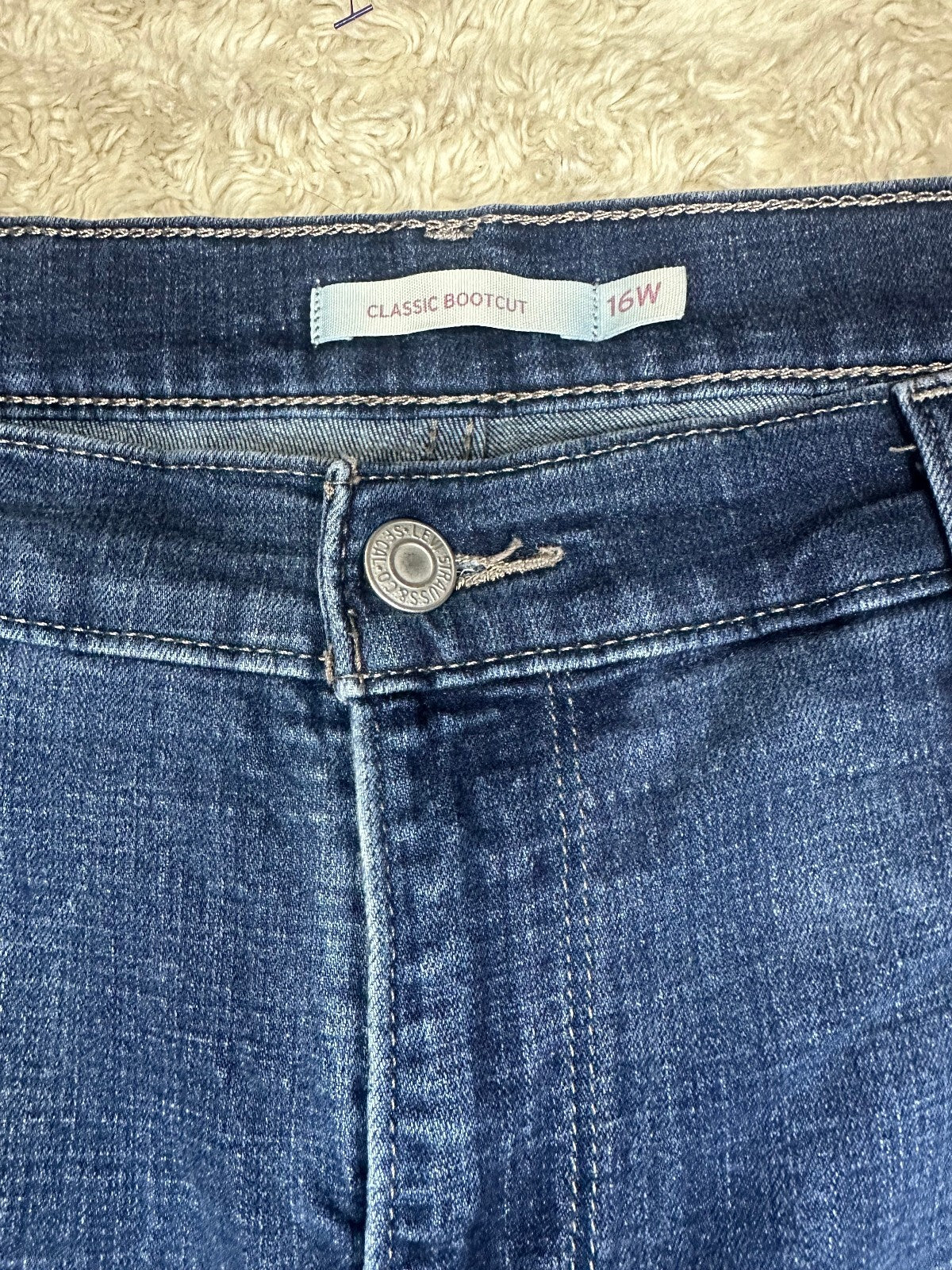 Levi's medium wash Classic Bootcut stretch denim jeans 16W Western cowgirl boho