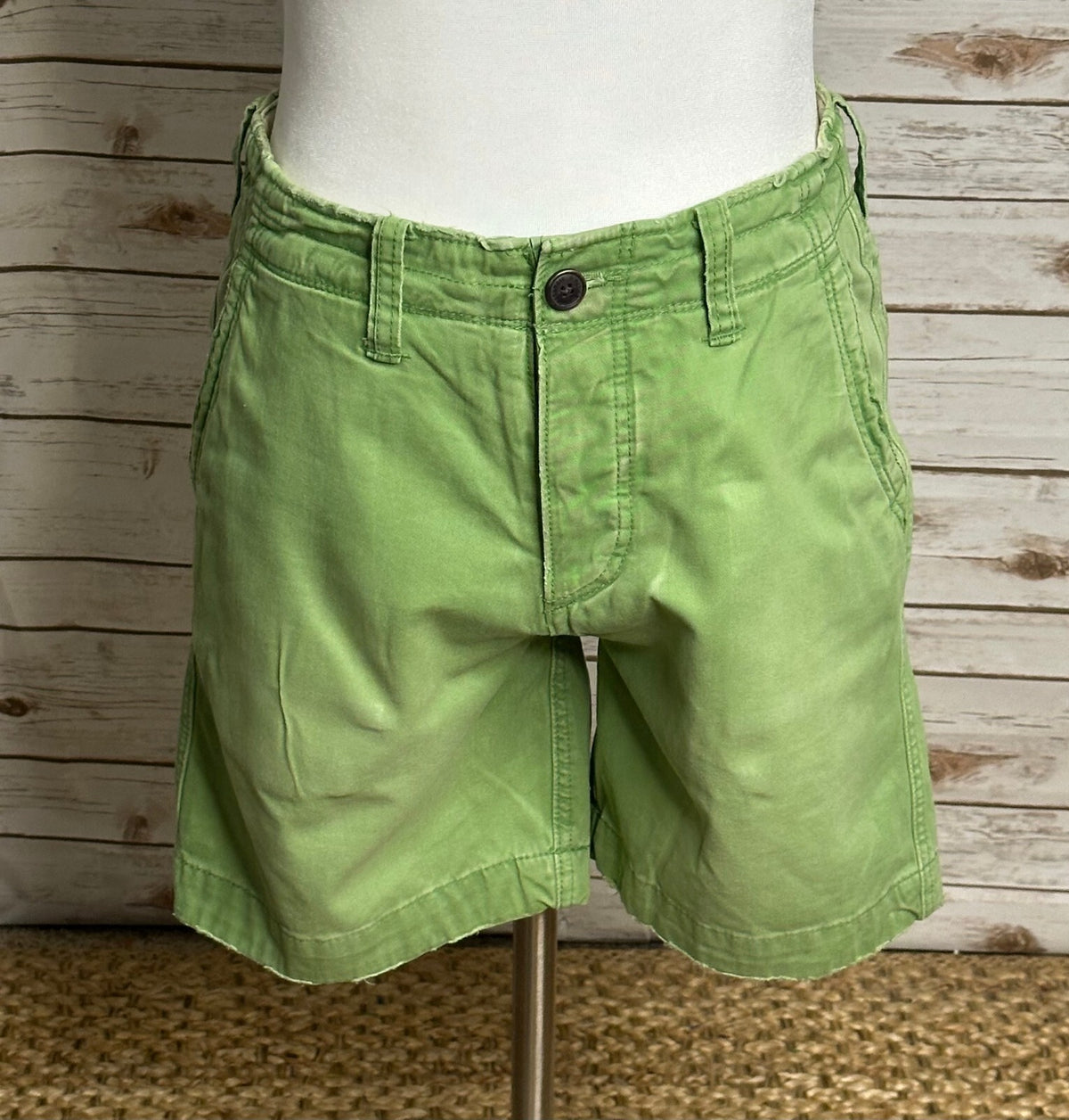 Abercrombie & Fitch green distressed button-fly chino shorts Size 31 Y2K coastal