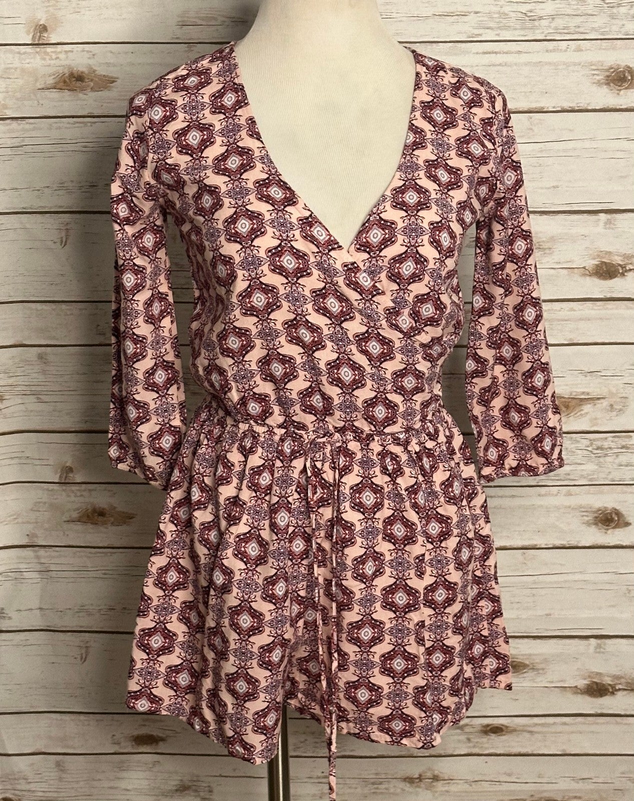 Hollister pink burgundy surplice wrap-style 3/4 length sleeve romper Medium