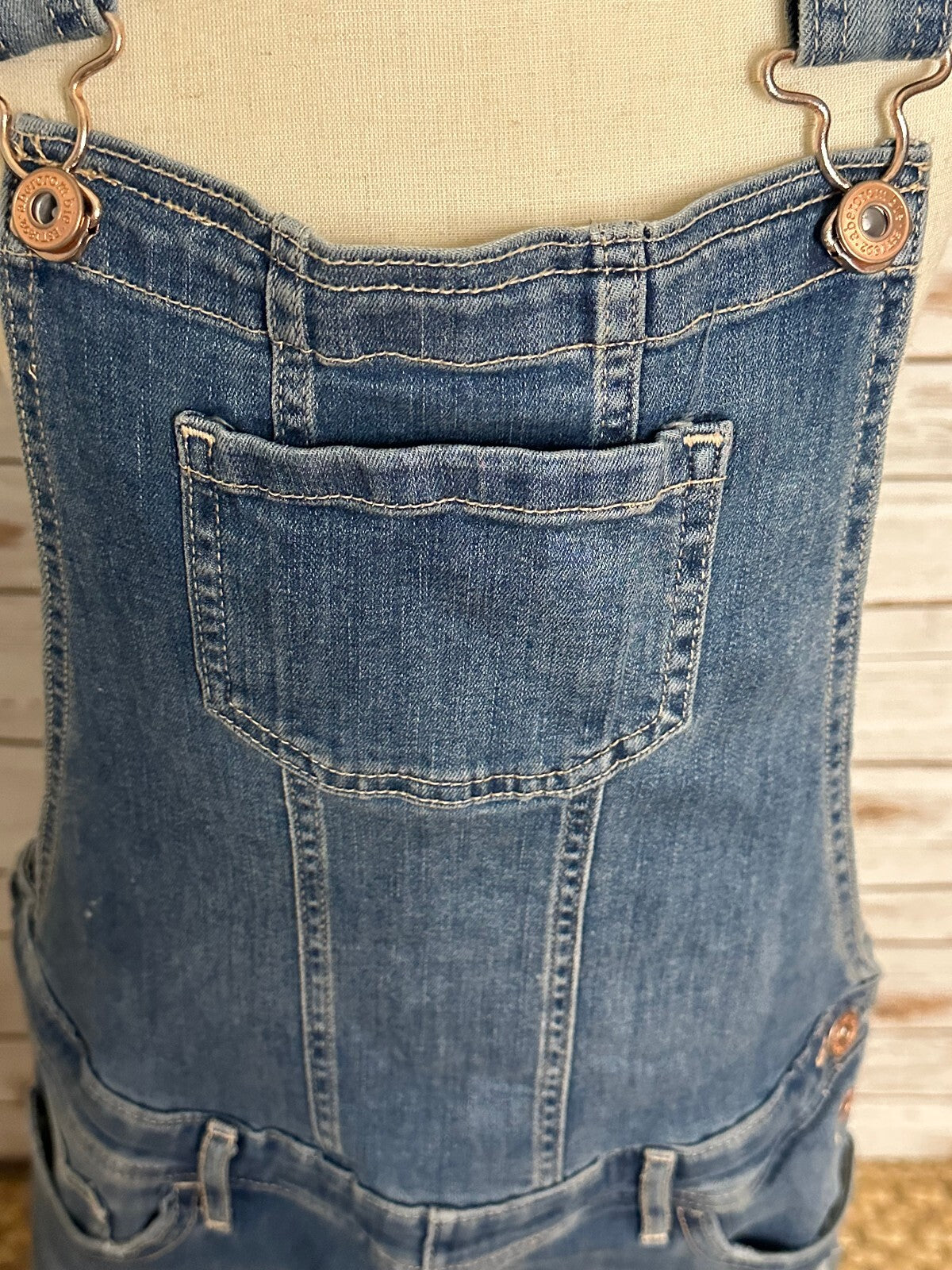 Abercrombie Kids medium wash distressed bib-style denim overalls Size 15/16