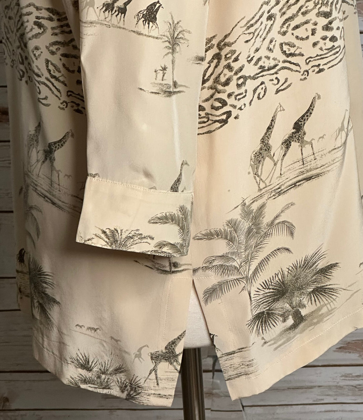 Vintage Silk Collection Harve Benard cream grey silk button front blouse Size 16