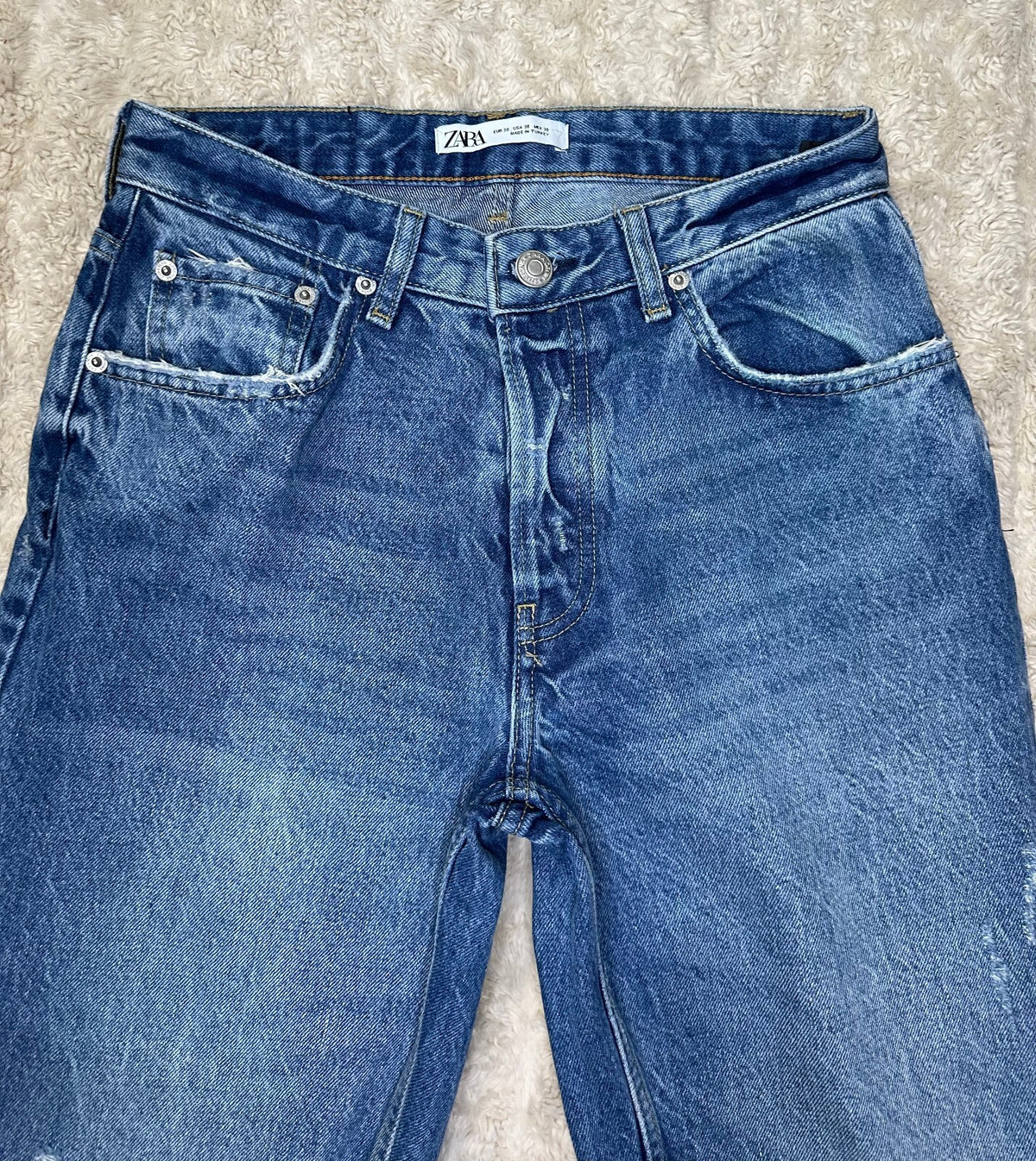 Zara distressed medium wash button-up straight leg denim jeans Size 30 indie Y2K