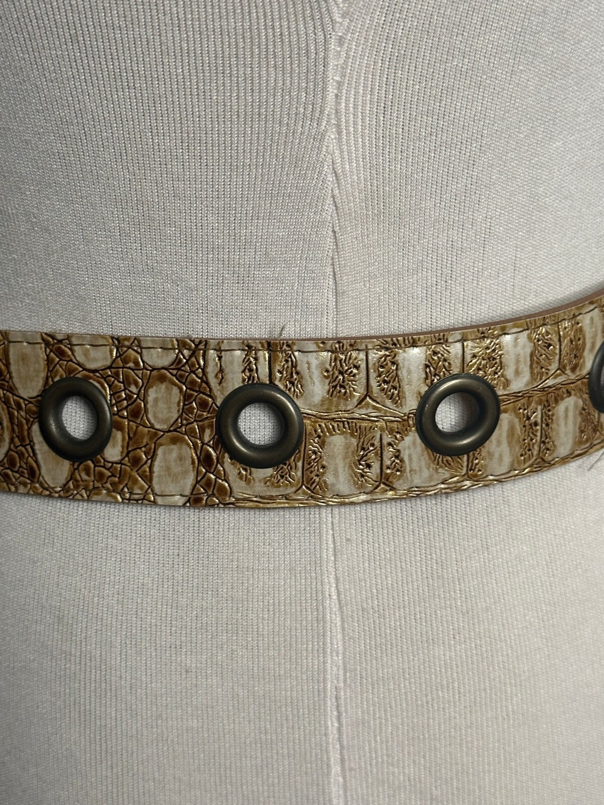 Gold bronze croc-embossed grommet buckle belt L/XL boho chic festival Y2K
