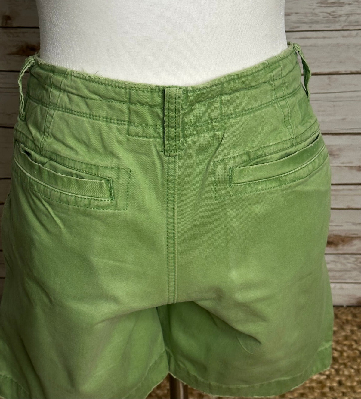 Abercrombie & Fitch green distressed button-fly chino shorts Size 31 Y2K coastal