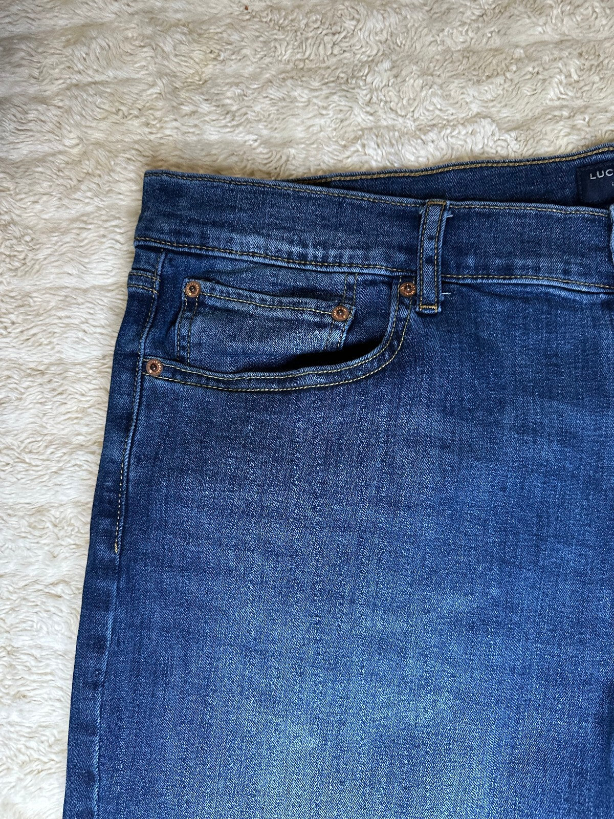 Lucky Brand 410 Athletic Straight medium-dark wash mid-rise denim jeans 40x32