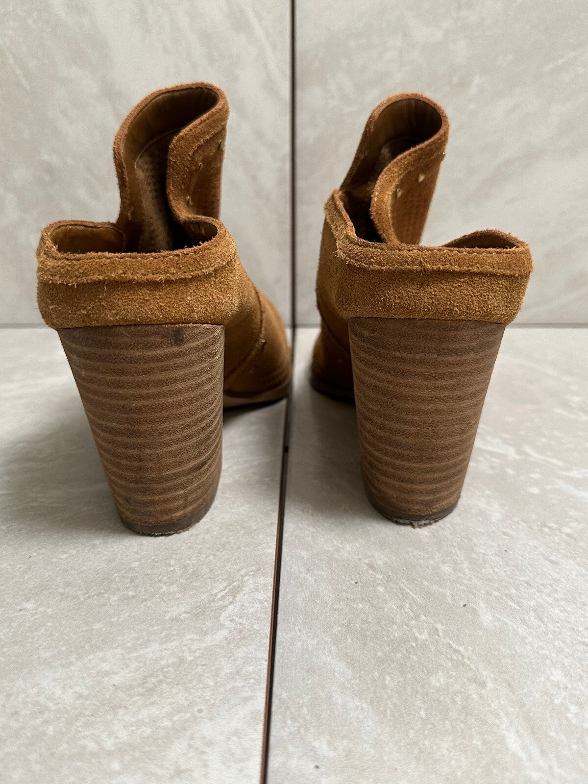 Gibson & Latimer Nora tan perforated suede gold studded mules 8.5 Western