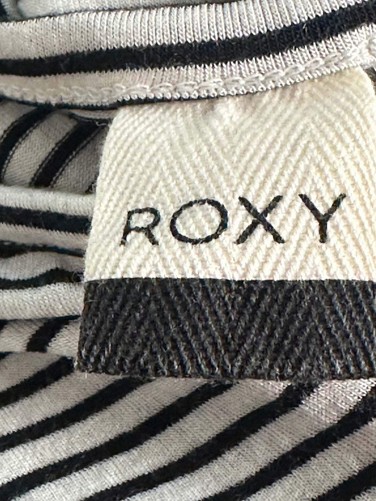 Roxy black white striped scoop neck short sleeve swing dress Size XS coastal