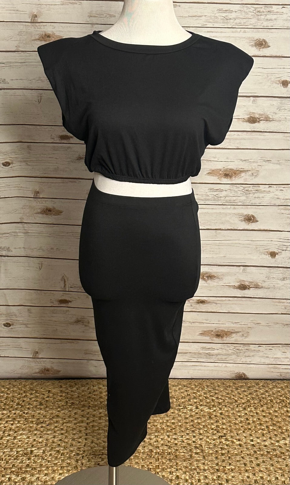 Black bodycon crop top high-waisted midi pencil skirt set Size Small minimalist