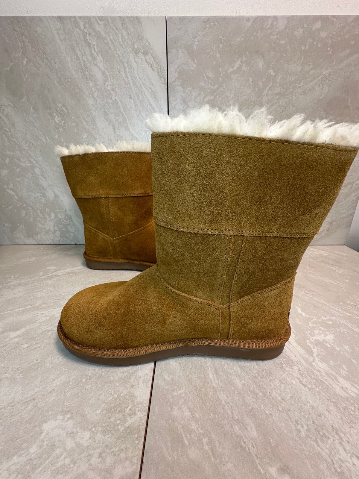 Koolaburra by UGG chestnut suede Aribel short boots Youth 5/Women 7