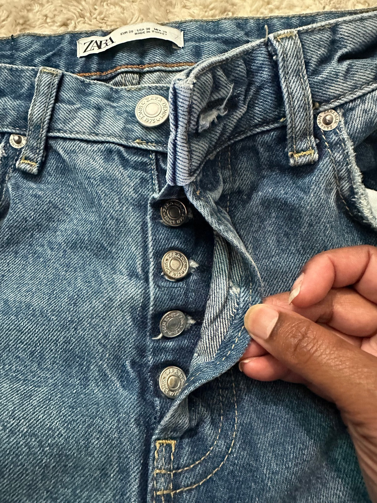 Zara distressed medium wash button-up straight leg denim jeans Size 30 indie Y2K