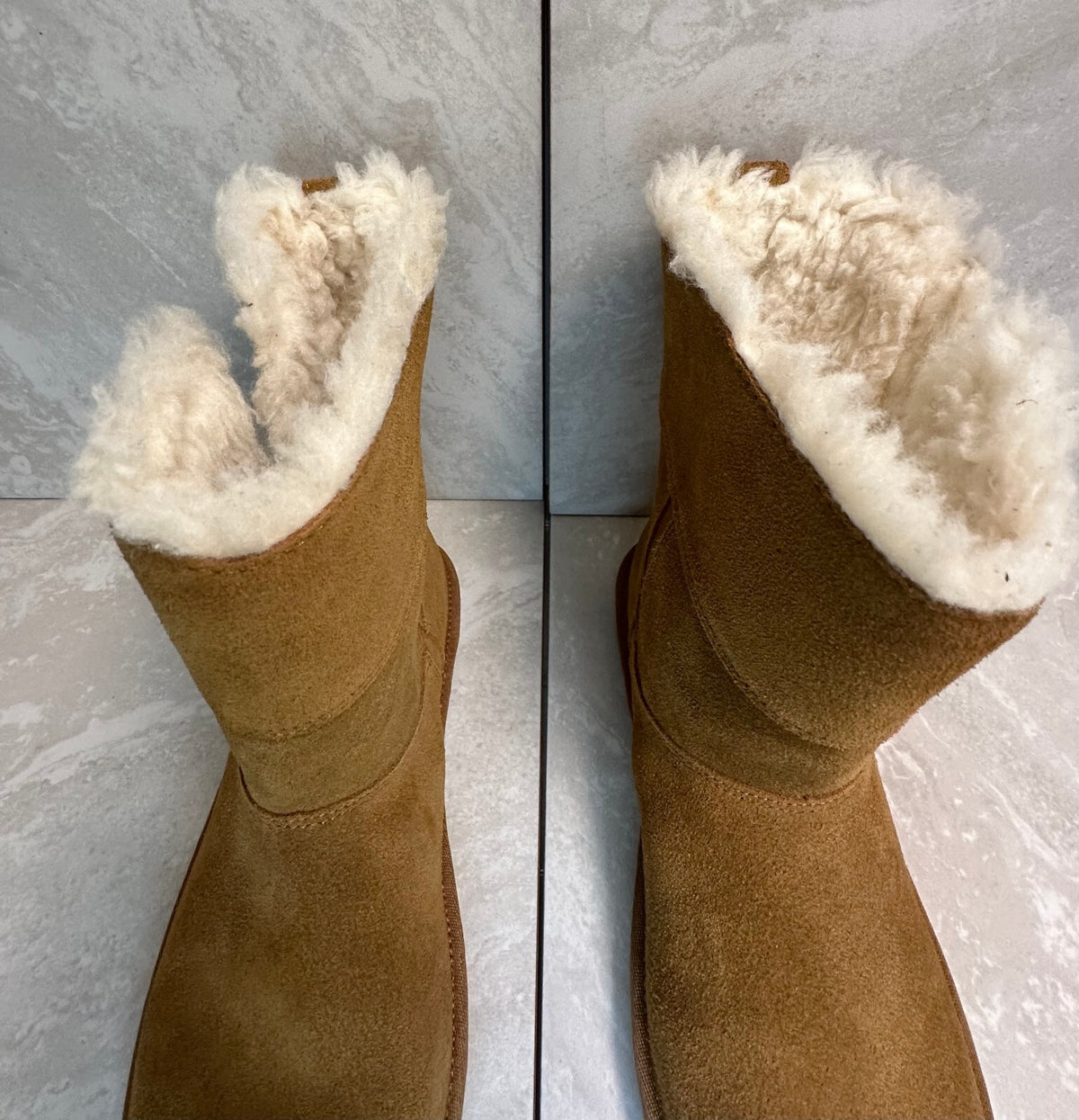 Koolaburra by UGG chestnut suede Aribel short boots Youth 5/Women 7