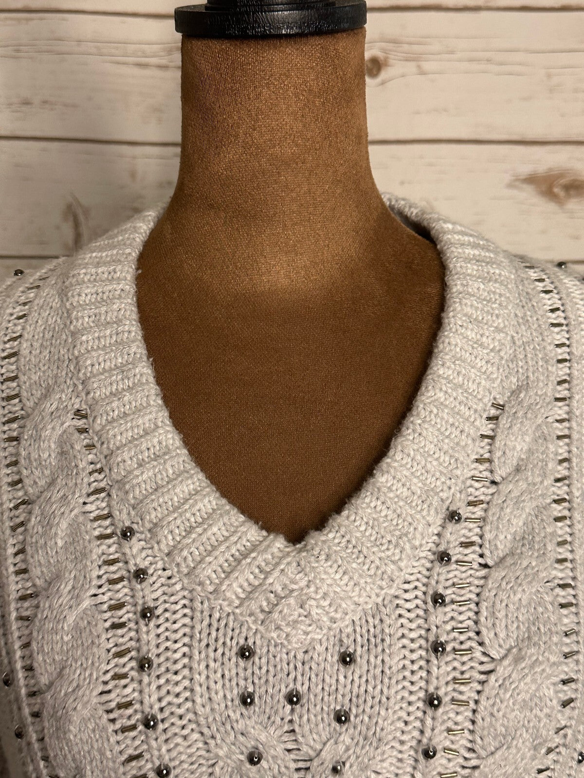 Abercrombie & Fitch grey beaded cable knit long sleeve V-neck sweater Size Small