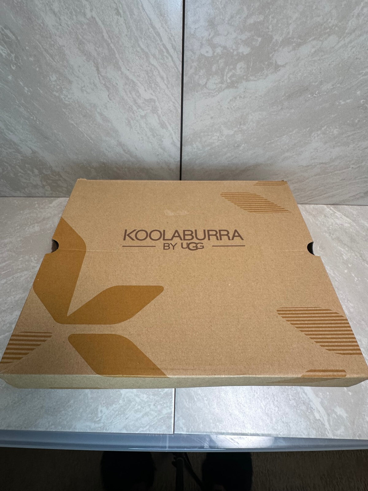 Koolaburra by UGG chestnut suede Aribel short boots Youth 5/Women 7