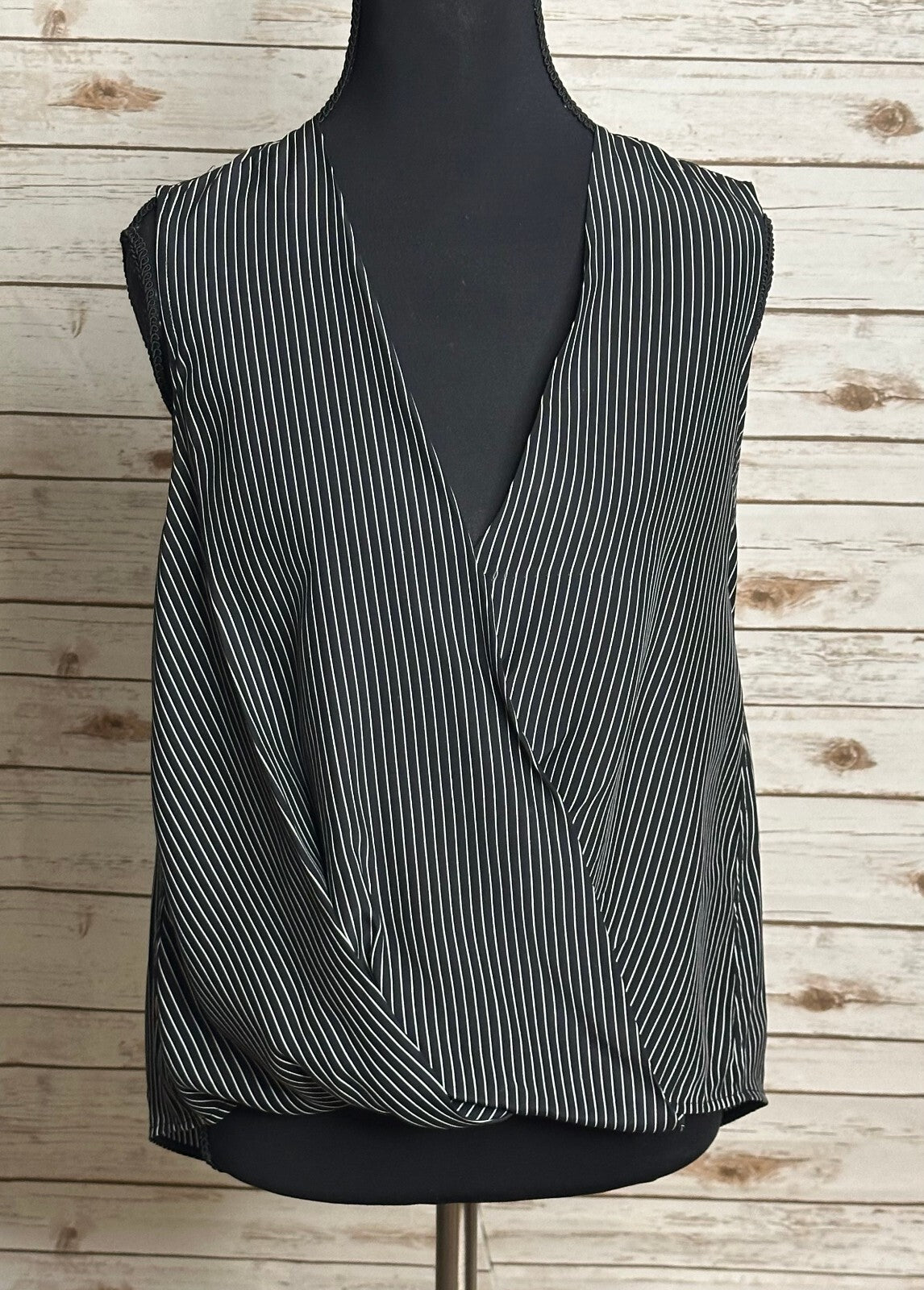 rag & bone black white pinstriped wrap V-neck sleeveless 100% silk blouse XS
