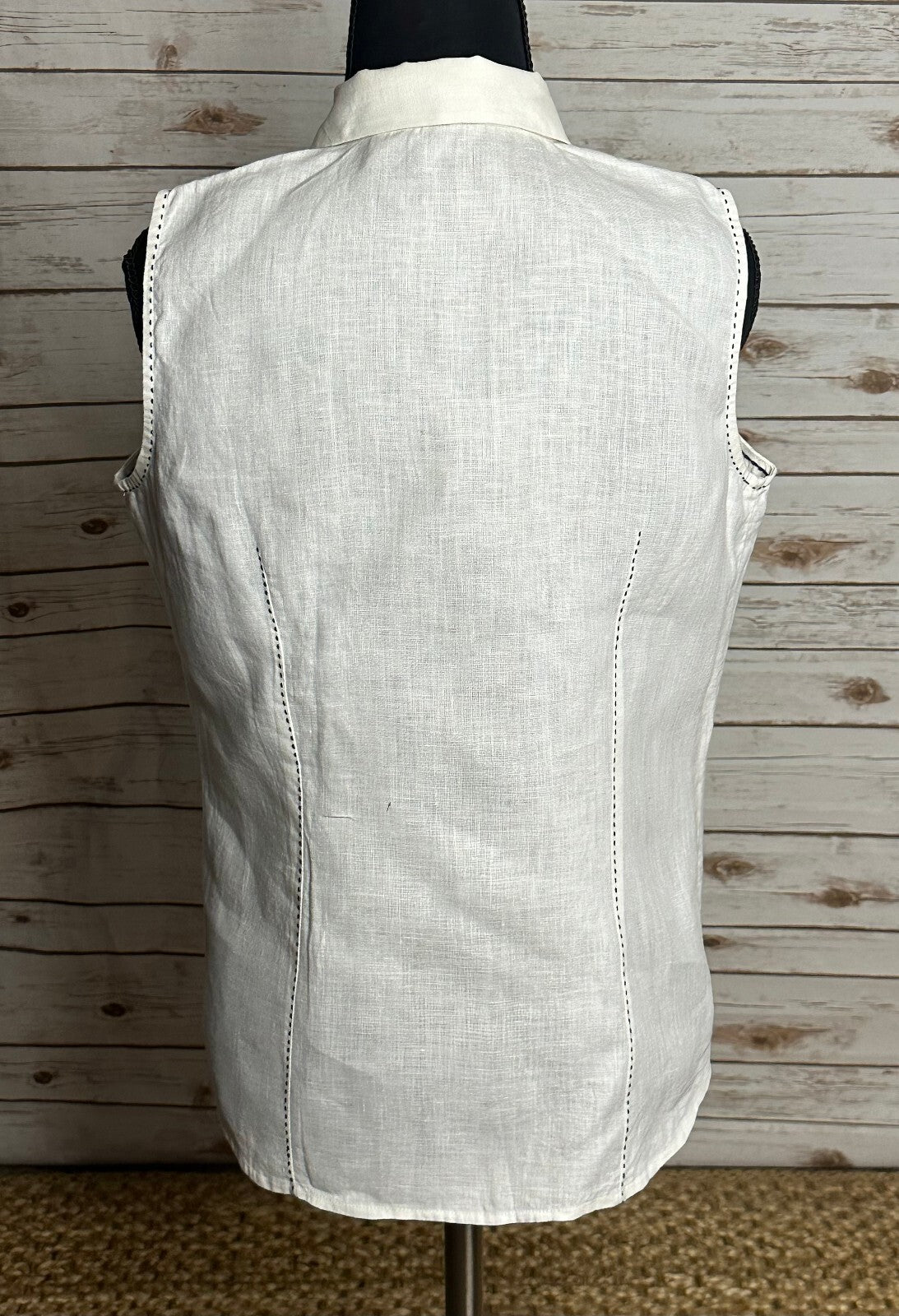 edward white sleeveless 100% Irish linen ruffled front button-up blouse Small