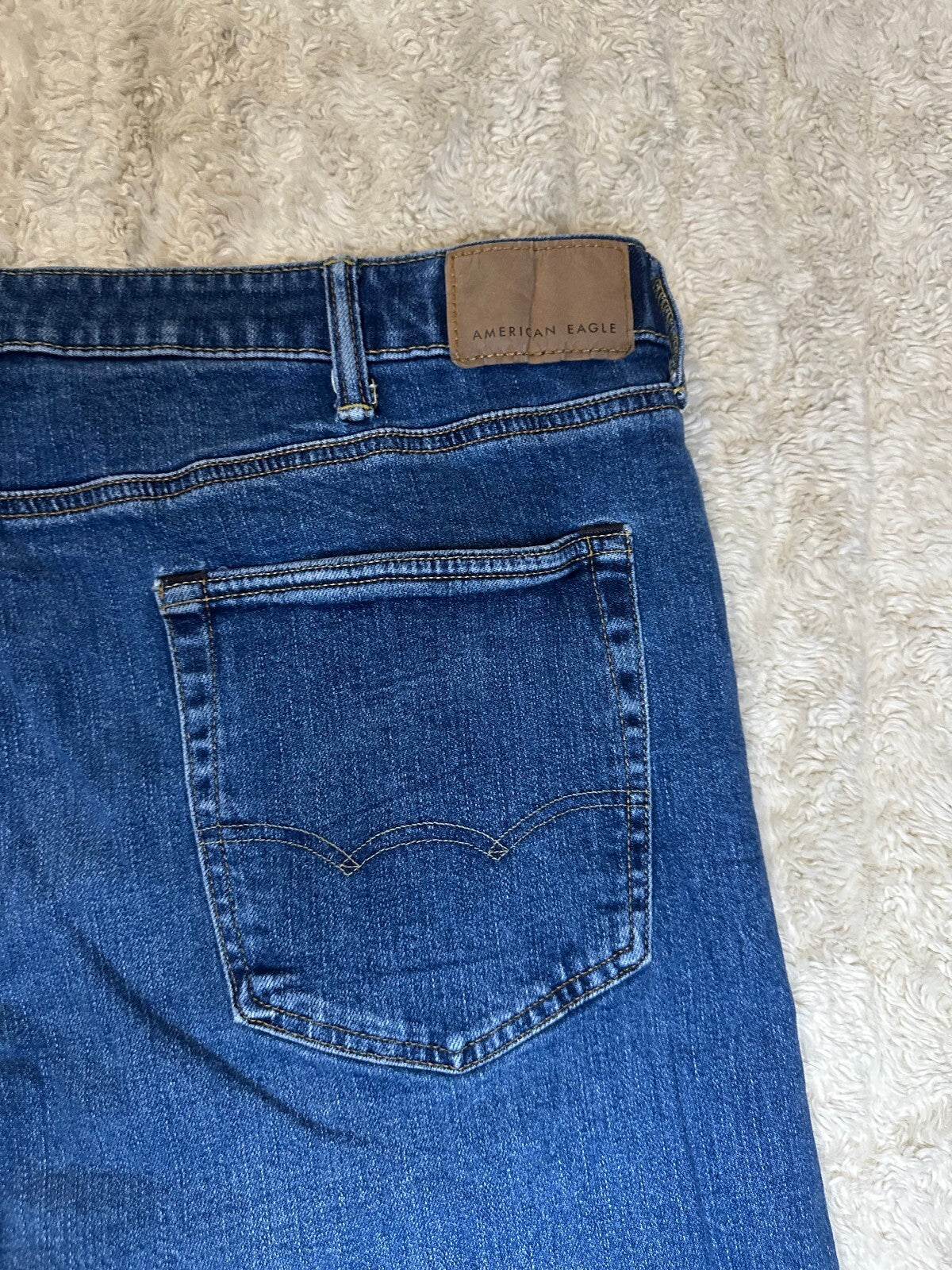 American Eagle Original Straight AirFlex+ medium wash denim jeans 40x32