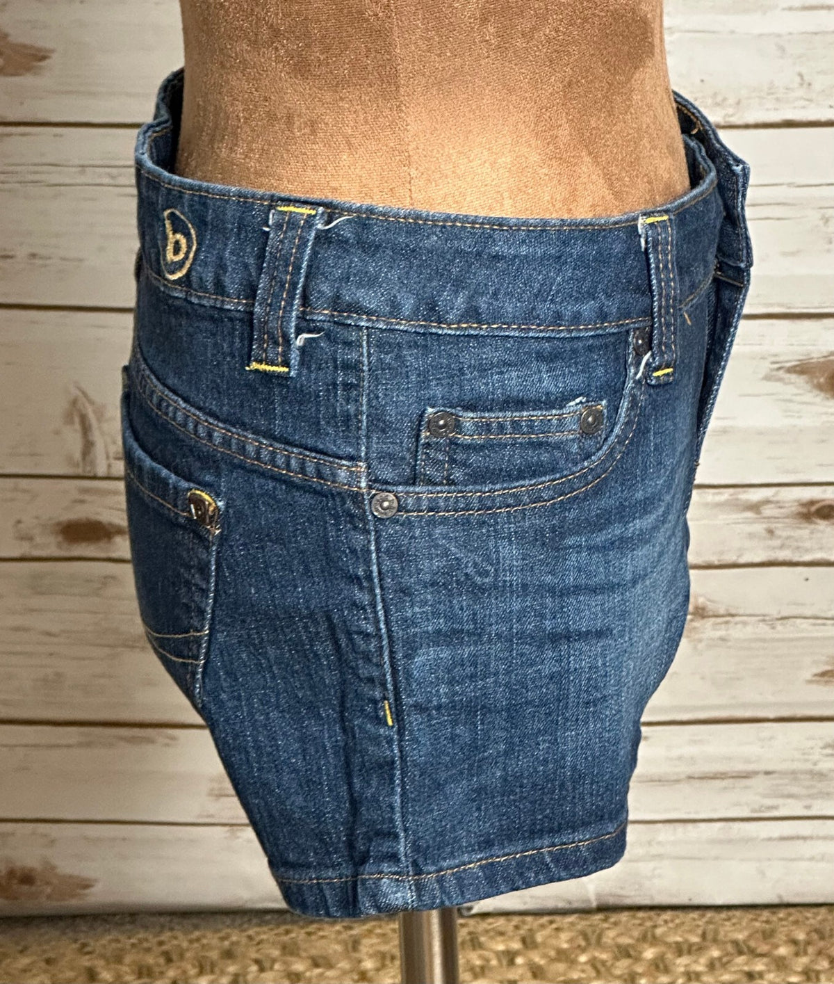b by bullhead PacSun medium wash denim Daisy Duke cutoff jean shorts Size 9