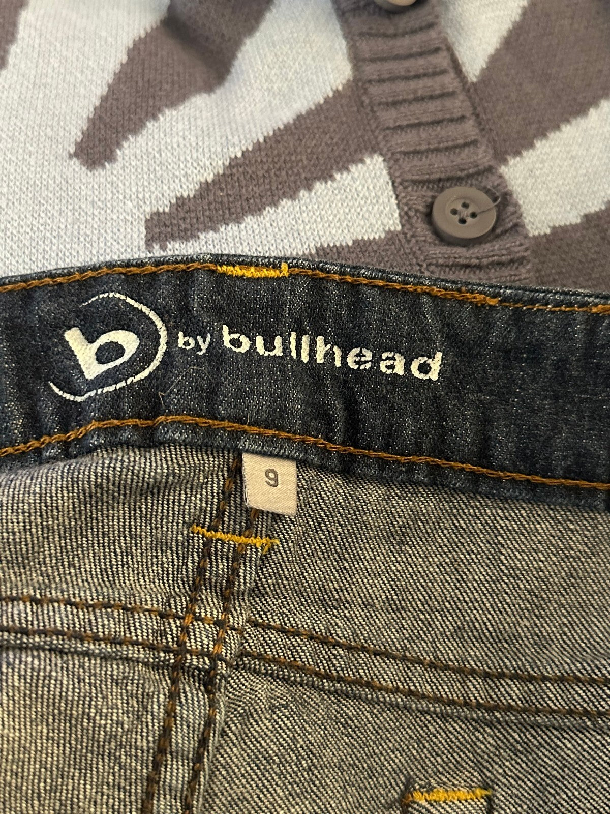 b by bullhead PacSun medium wash denim Daisy Duke cutoff jean shorts Size 9
