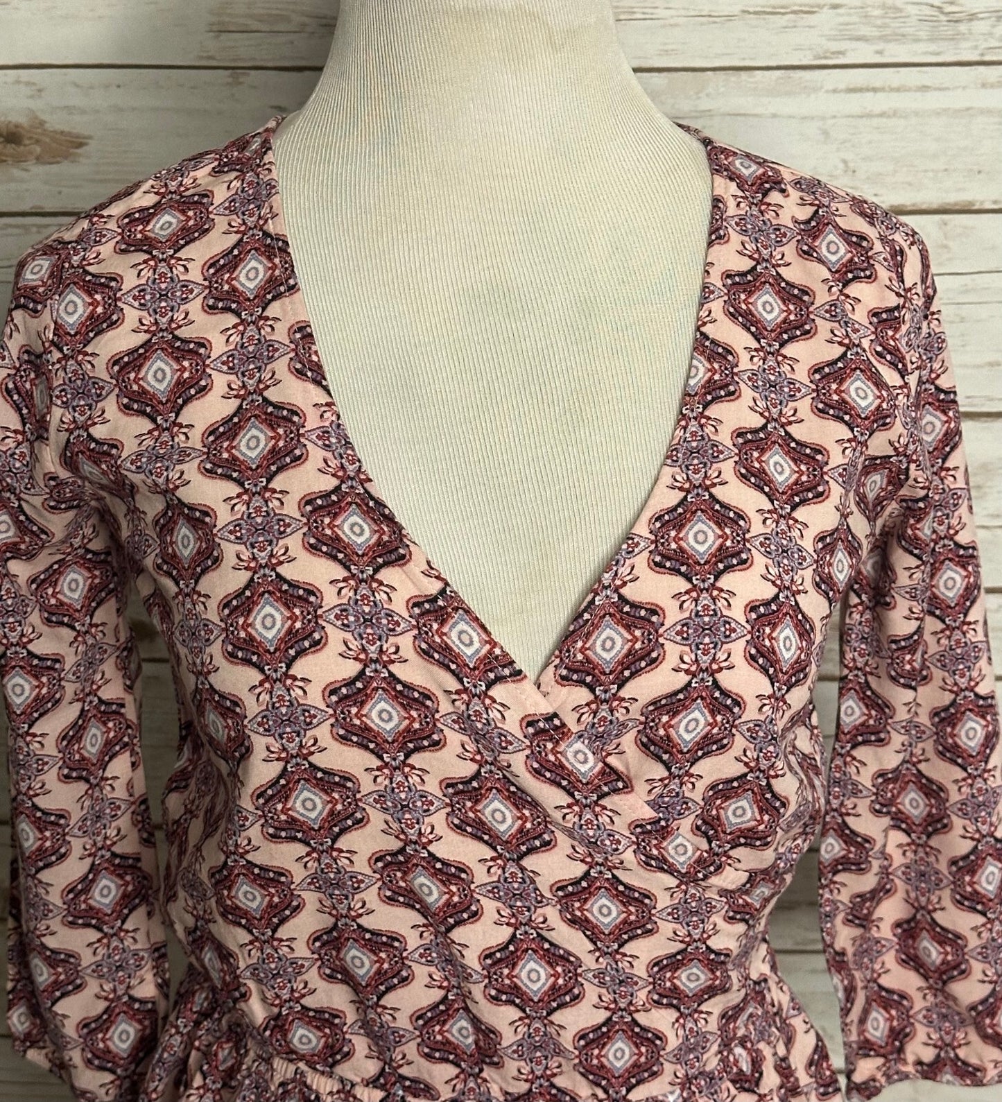 Hollister pink burgundy surplice wrap-style 3/4 length sleeve romper Medium